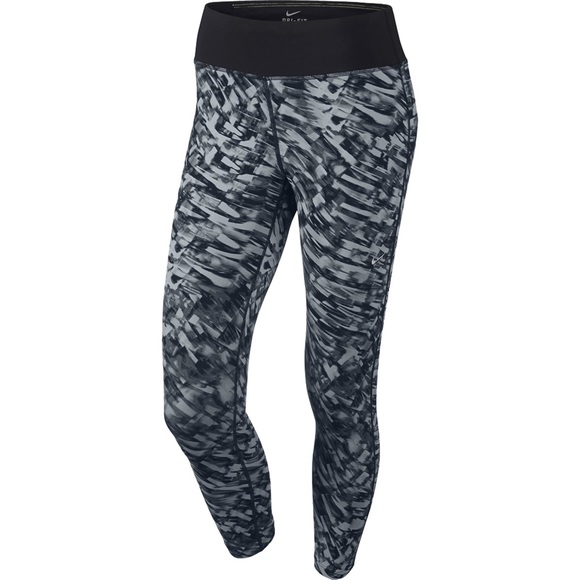 Nike Pants - Nike Epic Lux Capri